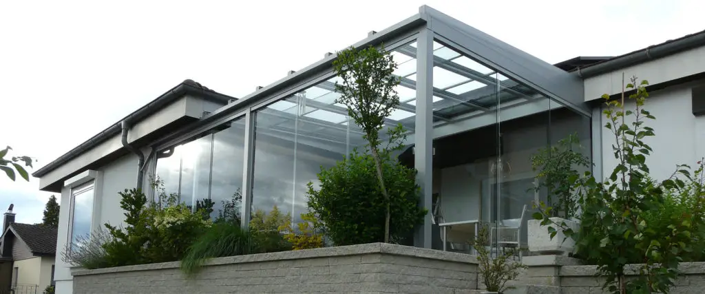 Sommergarten mit Glasschiebedach