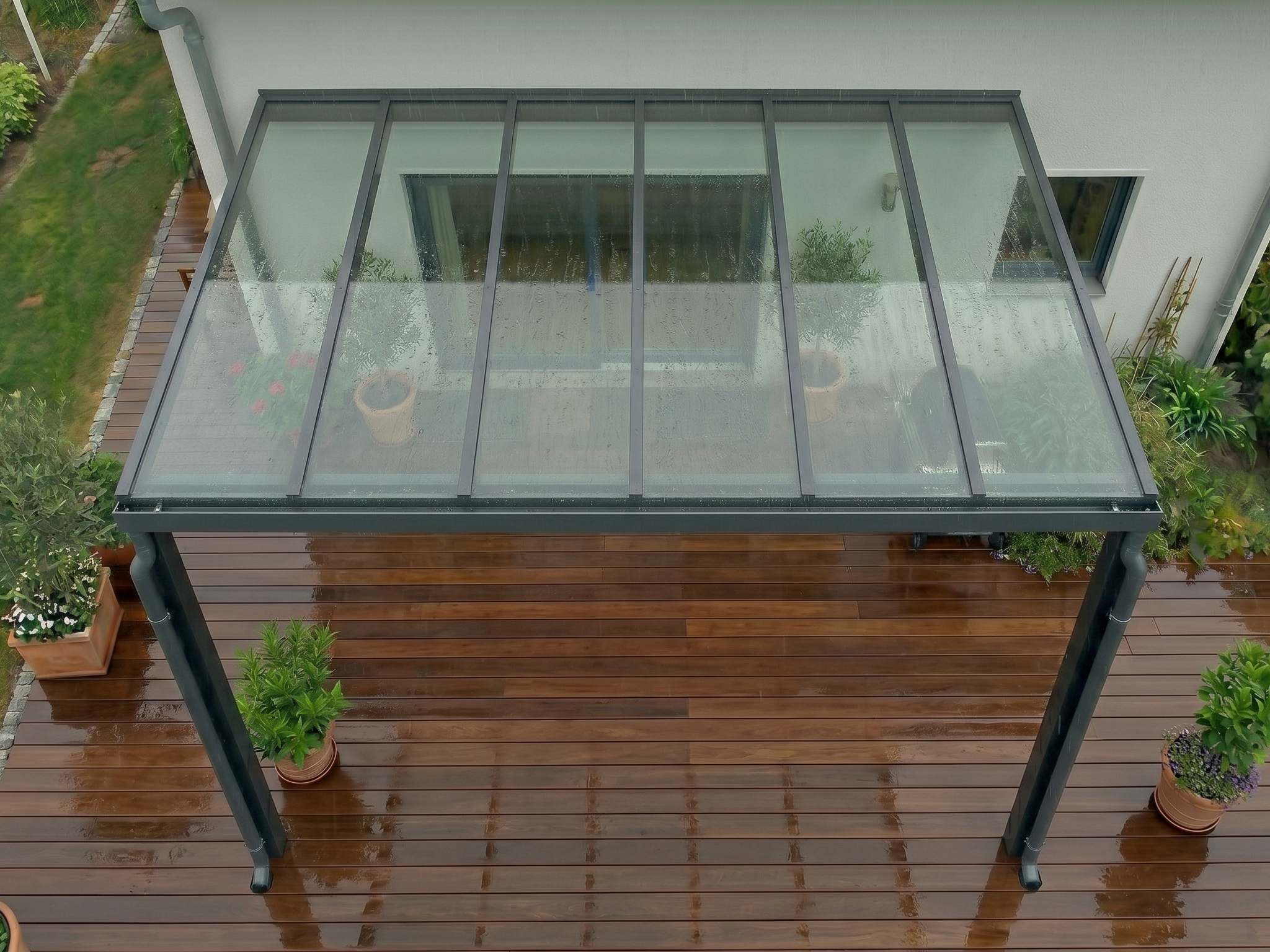 Terrassenüberdachung mit Wasserablauf